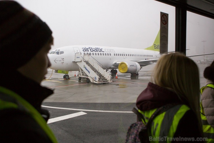 Ēnu dienā airBaltic ikdienas darbu iepazīst 50 skolēni 142978