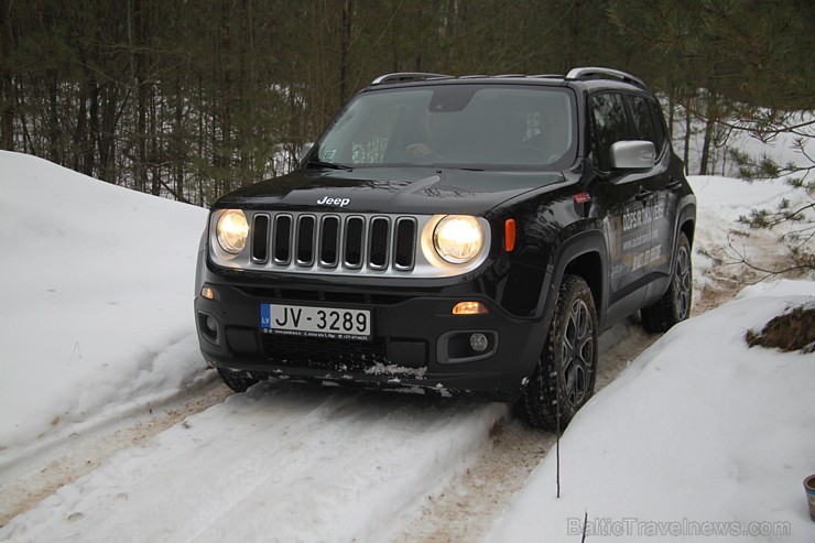 Travelnews.lv redakcija iepazīst jauno Jeep Renegade un citus Jeep automobiļus bezceļos 143026