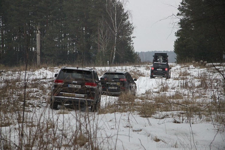 Travelnews.lv redakcija iepazīst jauno Jeep Renegade un citus Jeep automobiļus bezceļos 143039