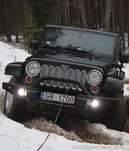 Travelnews.lv redakcija iepazīst jauno Jeep Renegade un citus Jeep automobiļus bezceļos 143040