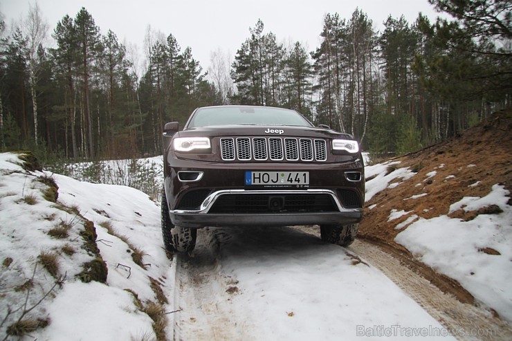 Travelnews.lv redakcija iepazīst jauno Jeep Renegade un citus Jeep automobiļus bezceļos 143042