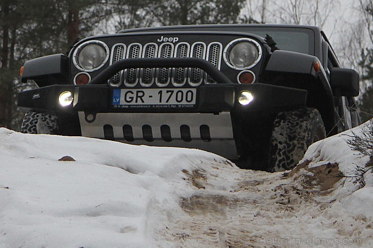 Travelnews.lv redakcija iepazīst jauno Jeep Renegade un citus Jeep automobiļus bezceļos 143046