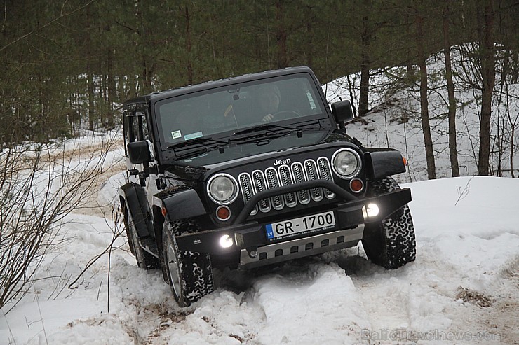 Travelnews.lv redakcija iepazīst jauno Jeep Renegade un citus Jeep automobiļus bezceļos 143049