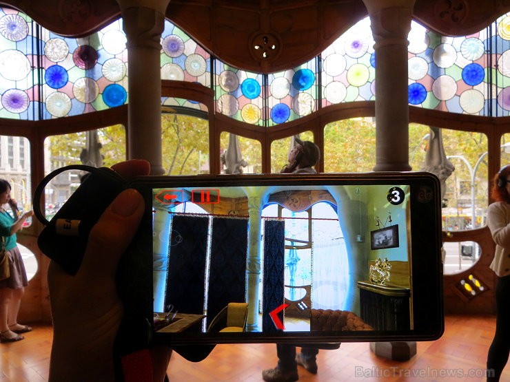 Rezidences viesi var izmantot video ģidu, lai noklausīties Casa Battló stāstu un ieraudzītu kā izskatījās mājas interjers Gaudi laikā. Vairāk informāc 144605