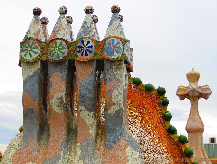 Izjūti arhitekta Antorio Gaudi veidotās Casa Battló mājas neordināru atmosfēru. Vairāk informācijas: www.catalunya.com 144617