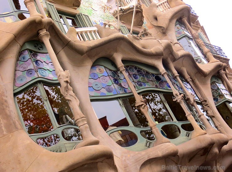 Izjūti arhitekta Antorio Gaudi veidotās Casa Battló mājas neordināru atmosfēru. Vairāk informācijas: www.catalunya.com 144621