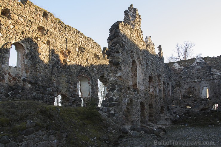 Raunas pilsdrupas ir vienas no labāk saglabājušajām pilsdrupām valstī 144966