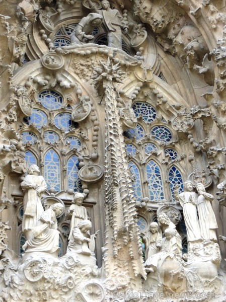 Atklāj, ko slēpj Svētās Ģimenes baznīcas (Sagrada Família) greznas vitrāžas www.sagradafamilia.cat 144990