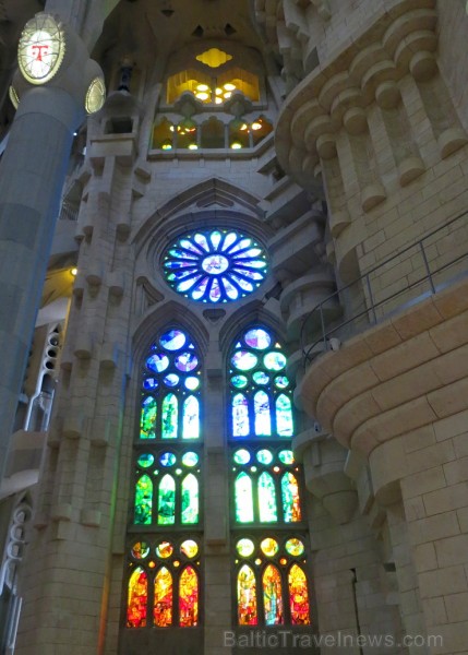 Atklāj, ko slēpj Svētās Ģimenes baznīcas (Sagrada Família) greznas vitrāžas www.sagradafamilia.cat 145003