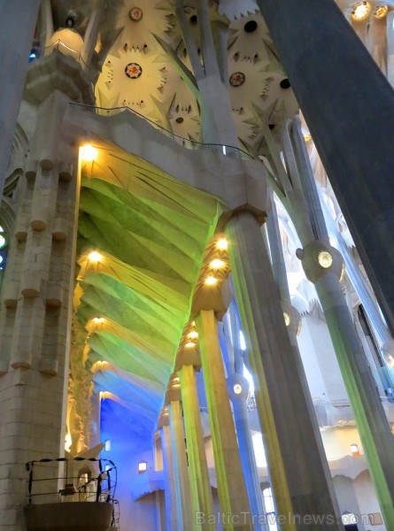 Atklāj, ko slēpj Svētās Ģimenes baznīcas (Sagrada Família) greznas vitrāžas www.sagradafamilia.cat 145013