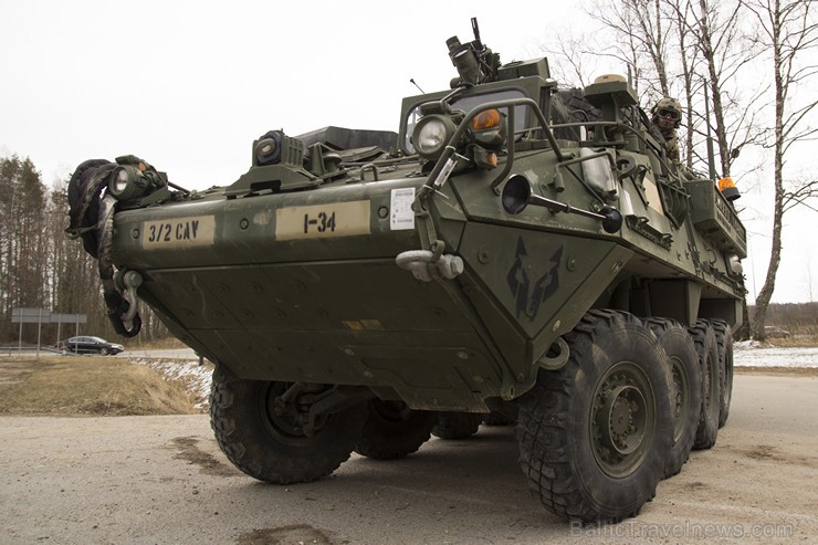 22. un 23.martā Latviju šķēršo vairāk nekā 40 dažāda veida militārās tehnikas vienību, tostarp 20 bruņumašīnas Stryker, kas ASV 2. kavalērijas pulka m 145179