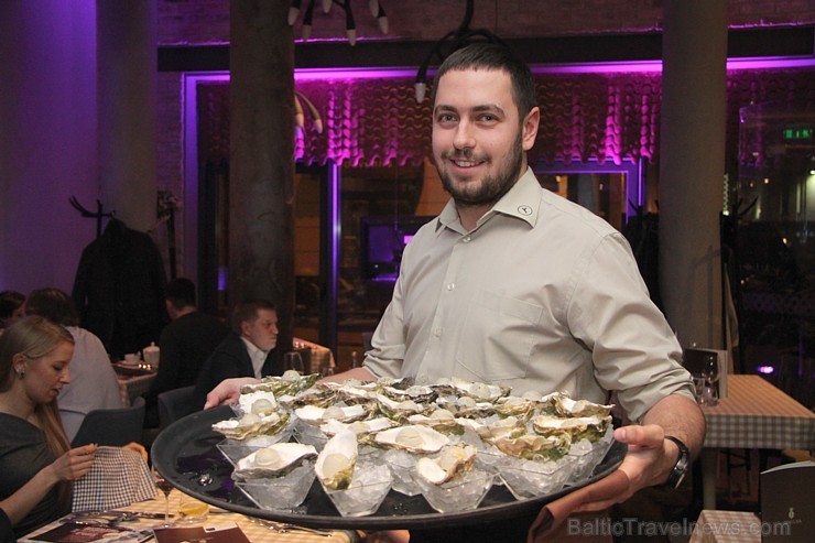 Rīgas restorāns «Melnā bite»  piedāvāja 18/19.03.2015 vakariņas ar Michelin zvaigznes pavāru Alfredo Russo no Itālijas 145333