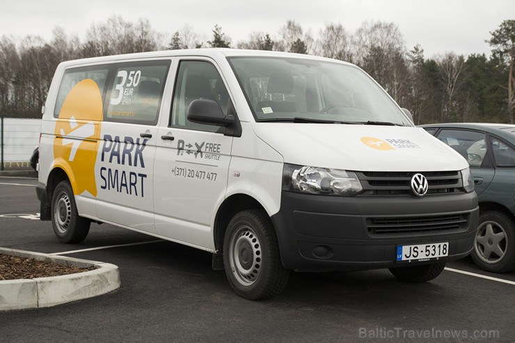 «Park Smart»  ir ne tikai inovatīvi aprīkoti, bet arī gādīgi. Klienti bez maksas no stāvvietas tiek nogādāti lidostā, kā arī sagaidīti ar jaunu Volksw 146262