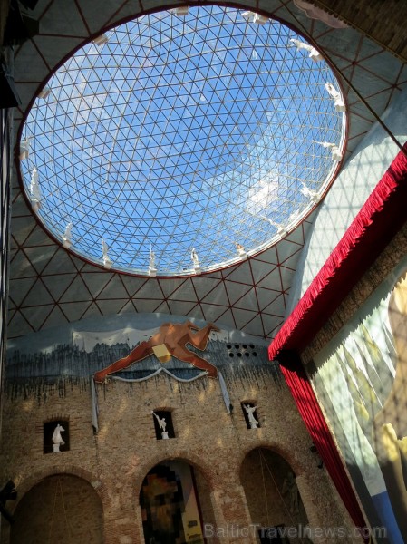 Salvadora Dali teātris-muzejs Spānijas pilsētā Figeresā pārsteidz un šokē 146844