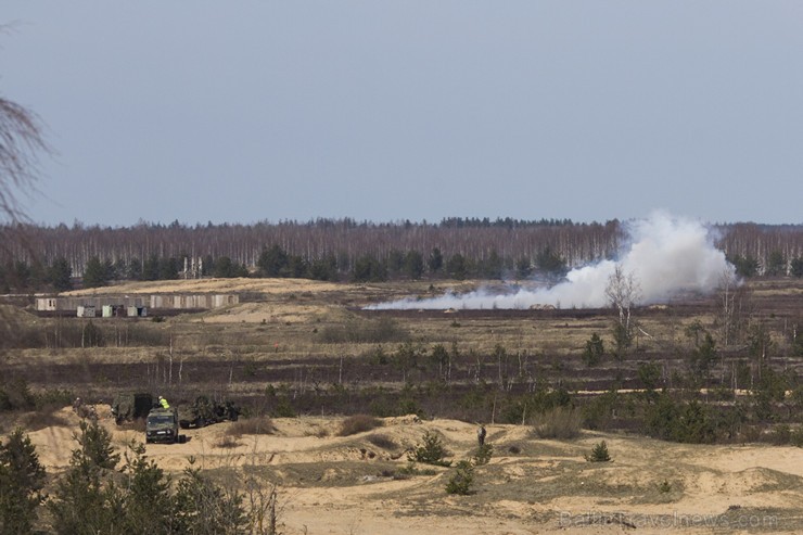 Travelnews.lv vēro NATO un «Partnerattiecības mieram» valstu vingrinājumus Ādažu poligonā 147285