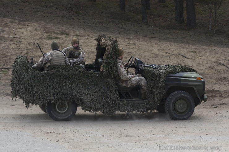 Travelnews.lv vēro NATO un «Partnerattiecības mieram» valstu vingrinājumus Ādažu poligonā 147296