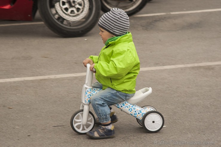 Ar tradicionālo motociklu parādi atklāj 2015. gada motosezonu 147464