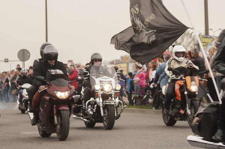 Ar tradicionālo motociklu parādi atklāj 2015. gada motosezonu 147471