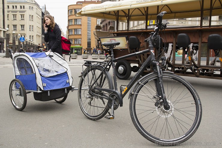 Pirmais Rīgas pasažieru un kravas velosipēdu salidojums pārsteidz rīdziniekus un viesus 147674