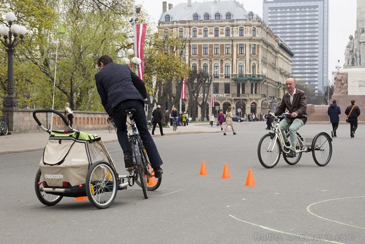 Pirmais Rīgas pasažieru un kravas velosipēdu salidojums pārsteidz rīdziniekus un viesus 147677