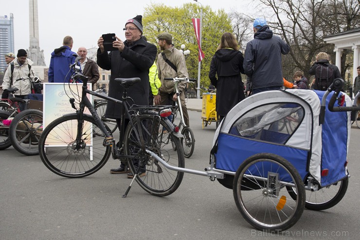 Pirmais Rīgas pasažieru un kravas velosipēdu salidojums pārsteidz rīdziniekus un viesus 147686