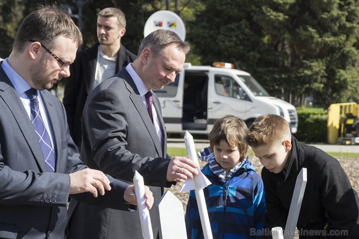 Rīga bez maksas ir apskatāma Eiropas Kosmosa izstāde, kas ir lielākā ceļojošā izstāde par kosmosu Eiropā. Tā interaktīvā veidā iepazīstina ar Eiropas  147729