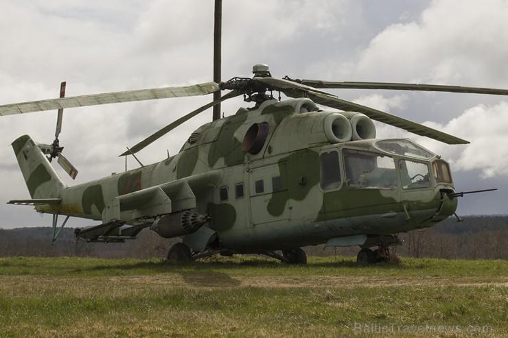 Par triecienhelikopteru MI-24A interesi izrāda gan vienkārši Latgales apceļotāji gan jaunlaulātie pāri, gan bijušie un esošie karavīri un pat politiķi 147935