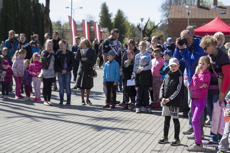 Ģimeņu sporta diena Limbažos iedvesmo ģimenes sportot 148361