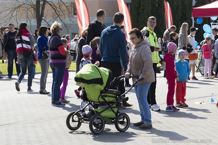 Ģimeņu sporta diena Limbažos iedvesmo ģimenes sportot 148376