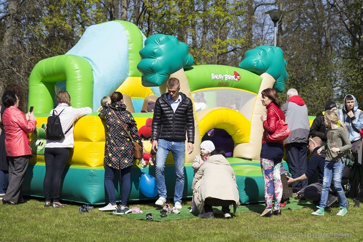 Ģimeņu sporta diena Limbažos iedvesmo ģimenes sportot 148378