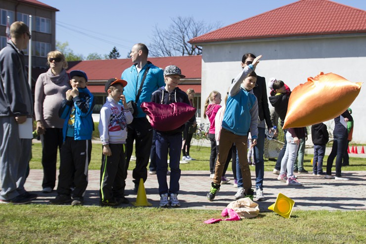 Ģimeņu sporta diena Limbažos iedvesmo ģimenes sportot 148419