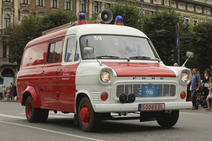 Ford Transit 1973, manīts vairākos retro auto pasākumos 149108