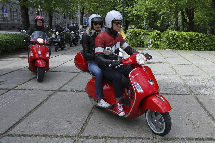 Vespa rolleru īpašnieki atklāj vasaras sezonu 149412