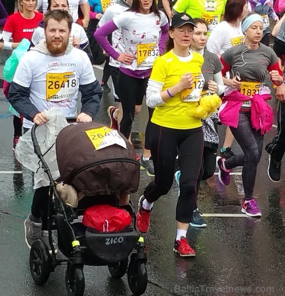 Rīga skrien tautas klases 5km un 10km «Lattelecom Rīgas maratons 2015» distances 149559