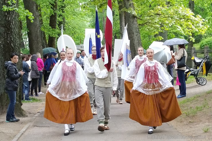 Skolu jaunatnes dziesmu svētku ieskaņas koncerts 23.05 skan Ogres estrādē 150014