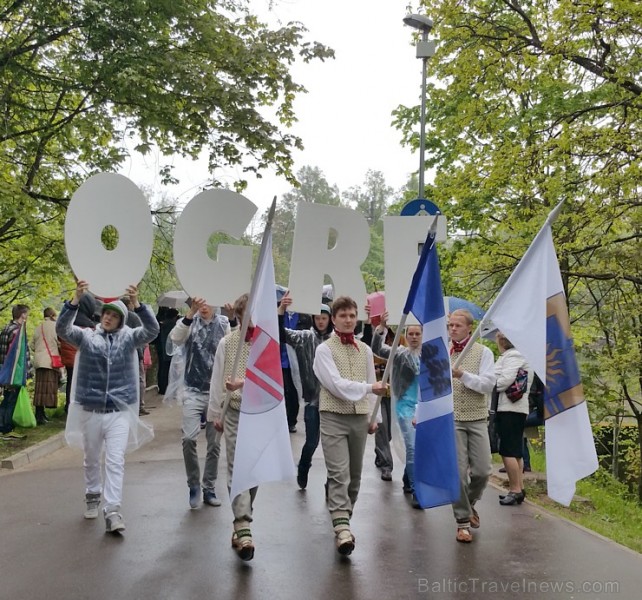 Skolu jaunatnes dziesmu svētku ieskaņas koncerts 23.05 skan Ogres estrādē 150015