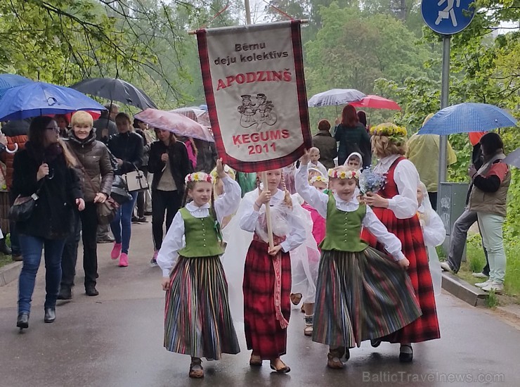 Skolu jaunatnes dziesmu svētku ieskaņas koncerts 23.05 skan Ogres estrādē 150016