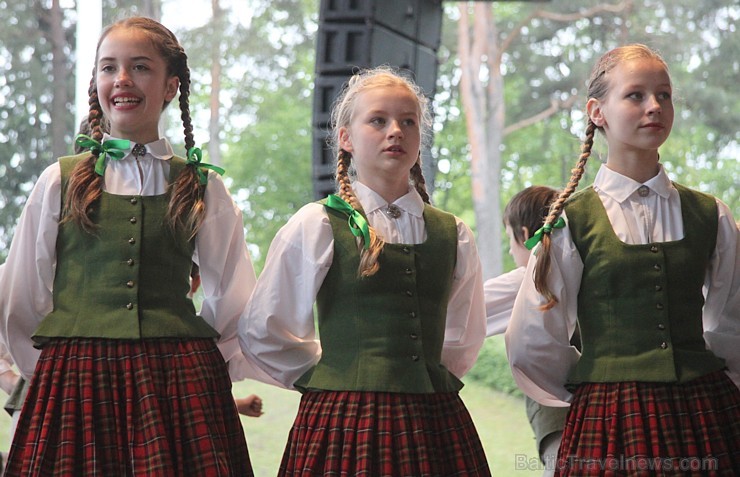 Skolu jaunatnes dziesmu svētku ieskaņas koncerts 23.05 skan Ogres estrādē 150027