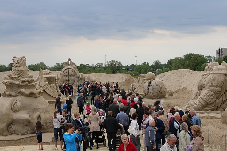 Noslēdzies smilšu skulptūru festivāls 150069