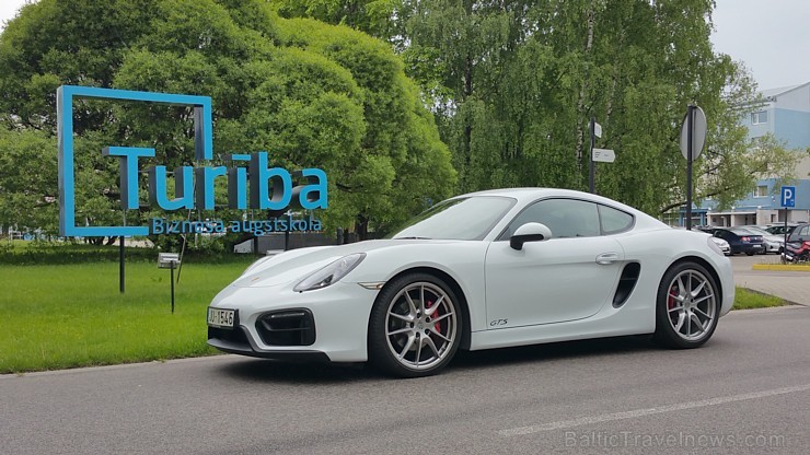 Travelnews.lv redakcija 29.05.2015 izbrauc nelielu Pierīgas maršrutu ar sportisko Porsche Cayman GTS no Porsche.lv 150296