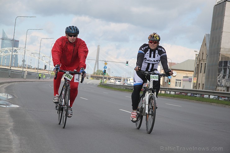 Galvaspilsētā tūkstošiem velosipēdistu dodas «Elkor Rīgas velomaratons 2015» distancē 150371