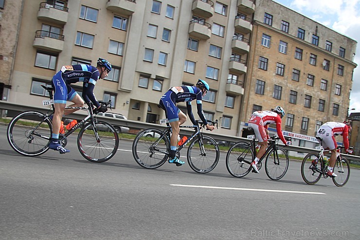 Galvaspilsētā tūkstošiem velosipēdistu dodas «Elkor Rīgas velomaratons 2015» distancē 150373