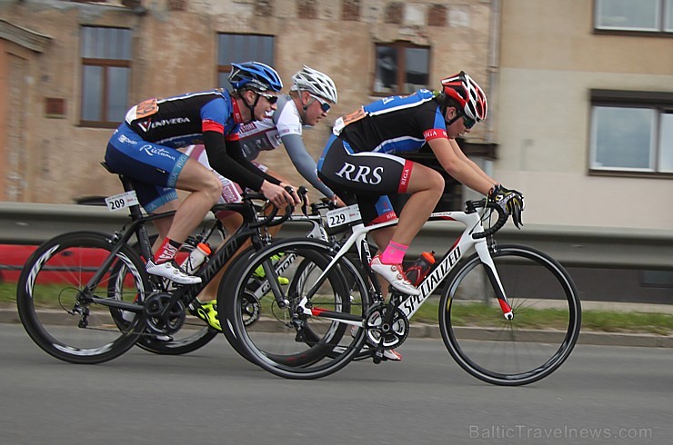 Galvaspilsētā tūkstošiem velosipēdistu dodas «Elkor Rīgas velomaratons 2015» distancē 150381