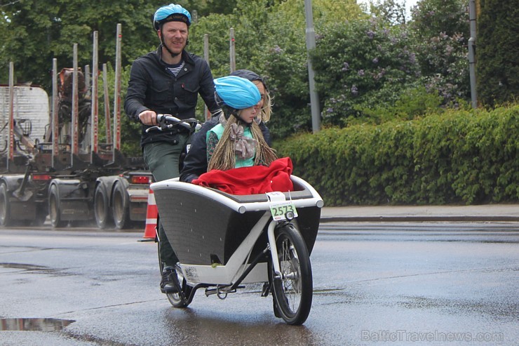 Galvaspilsētā tūkstošiem velosipēdistu dodas «Elkor Rīgas velomaratons 2015» distancē 150431