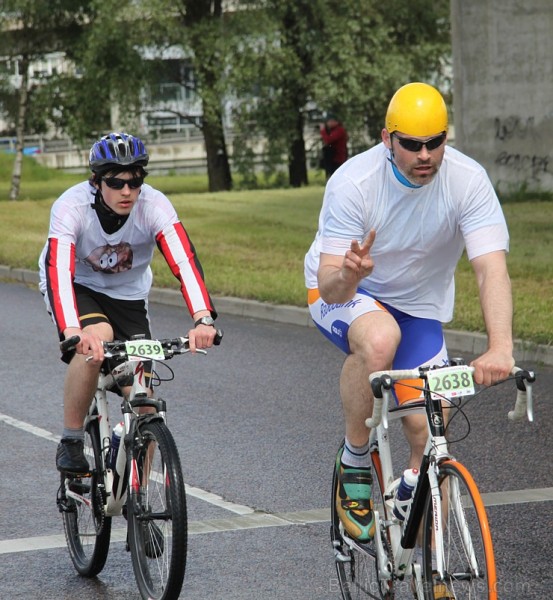 Galvaspilsētā tūkstošiem velosipēdistu dodas «Elkor Rīgas velomaratons 2015» distancē 150433