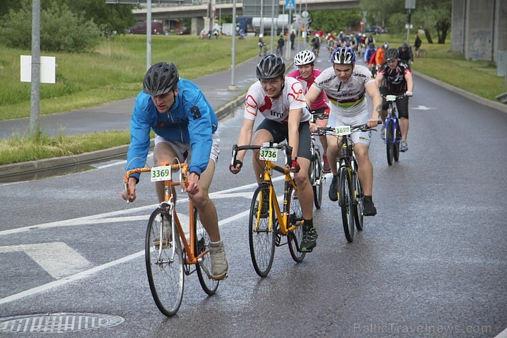 Galvaspilsētā tūkstošiem velosipēdistu dodas «Elkor Rīgas velomaratons 2015» distancē 150438