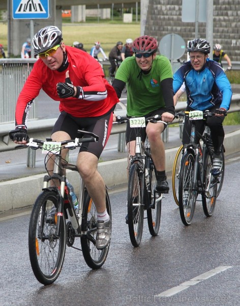 Galvaspilsētā tūkstošiem velosipēdistu dodas «Elkor Rīgas velomaratons 2015» distancē 150445