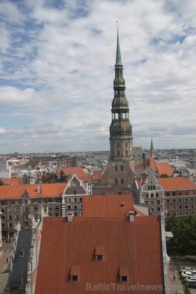 Travelnews.lv redakcija ar Rīgas viesnīcas Mercure Hotel Rīga atbalstu 2.06.2015 izbauda debesu restorānu «Dinner in the sky Riga» 150685