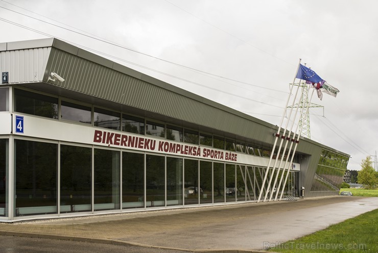 Biķernieku kompleksās sporta bāzes administrācijas ēkā aplūkojama motoru sporta kolekcija 150828