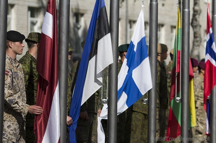 Ādažu poligonā svinīgi atklāj Baltijā vērienīgākās militārās mācības «SABER STRIKE 2015» 151161